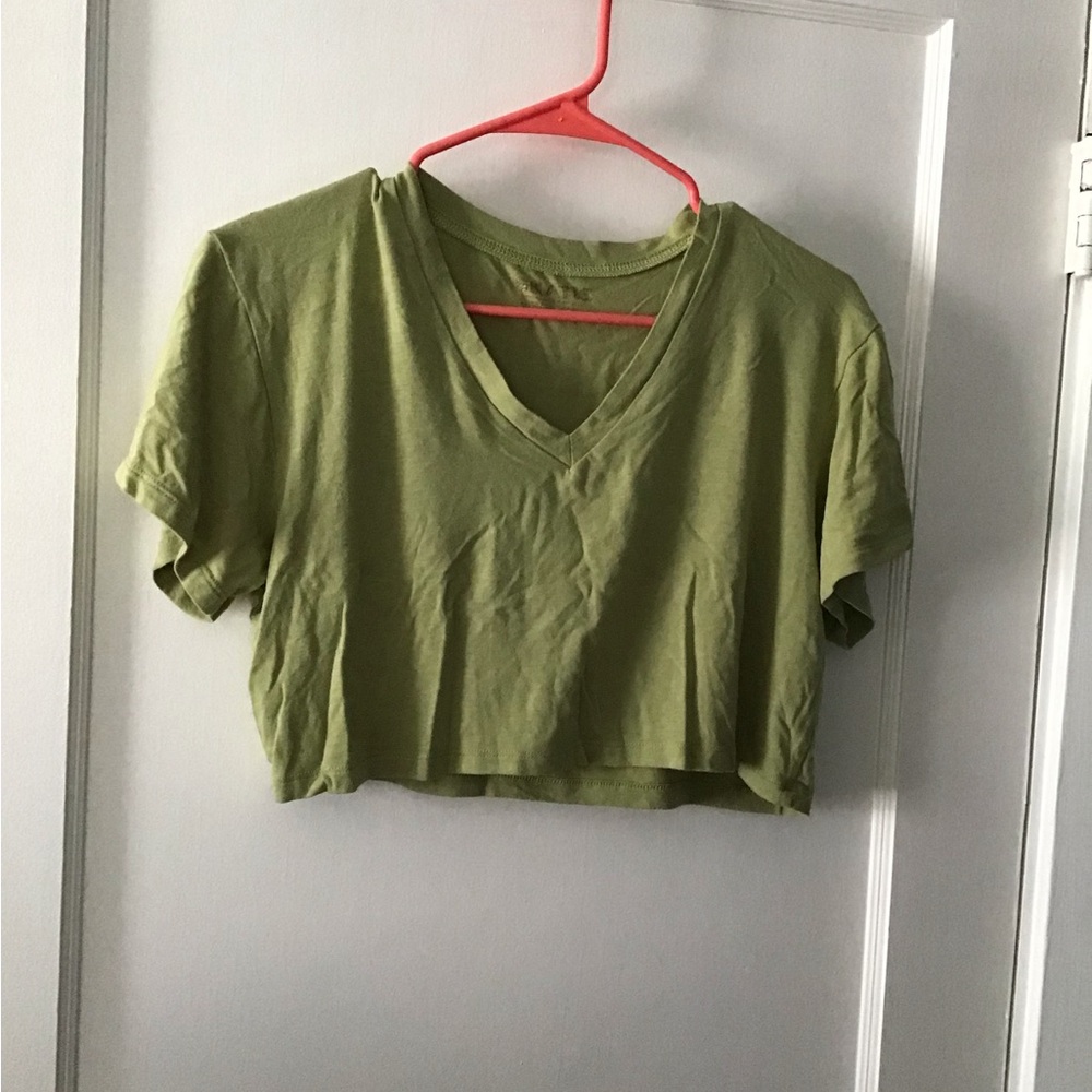 Skatie small cropped v-neck